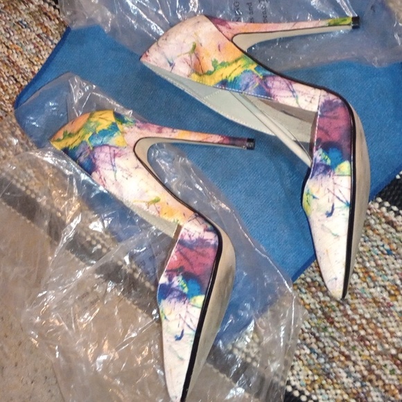 High heels - Picture 2 of 4